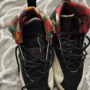 Girls Jordan size 4 y .